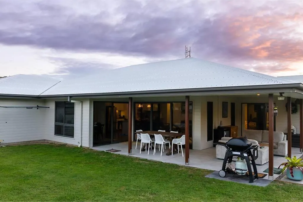 Agnes Retreat - 4 Bedroom - Boat Parking - Walk To Beach Agnes Water Holiday home